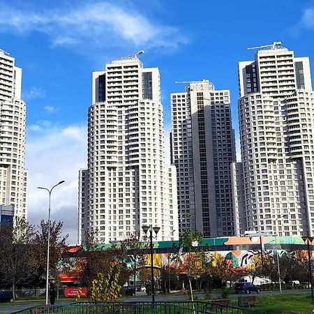 18Th & 16H Floor Secure Luxury Condos With Pool & Fitness Included In Price Skopje Bagian luar foto