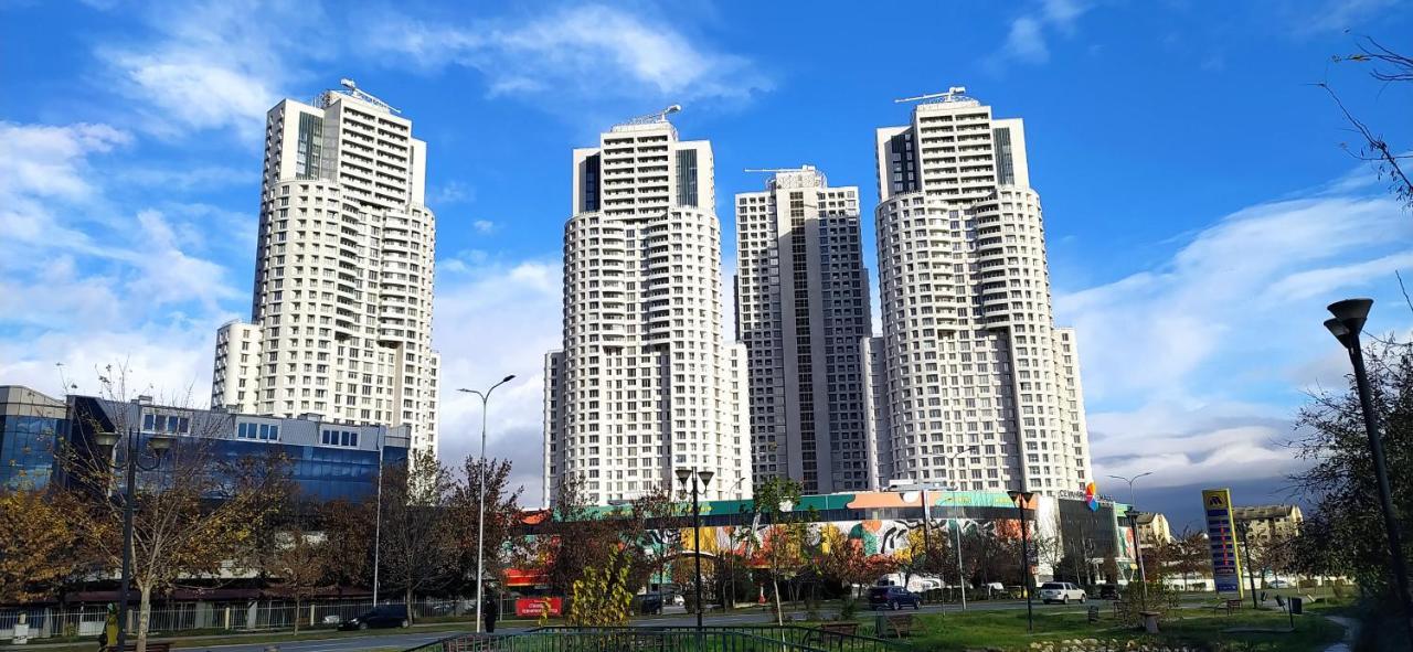 18Th & 16H Floor Secure Luxury Condos With Pool & Fitness Included In Price Skopje Bagian luar foto
