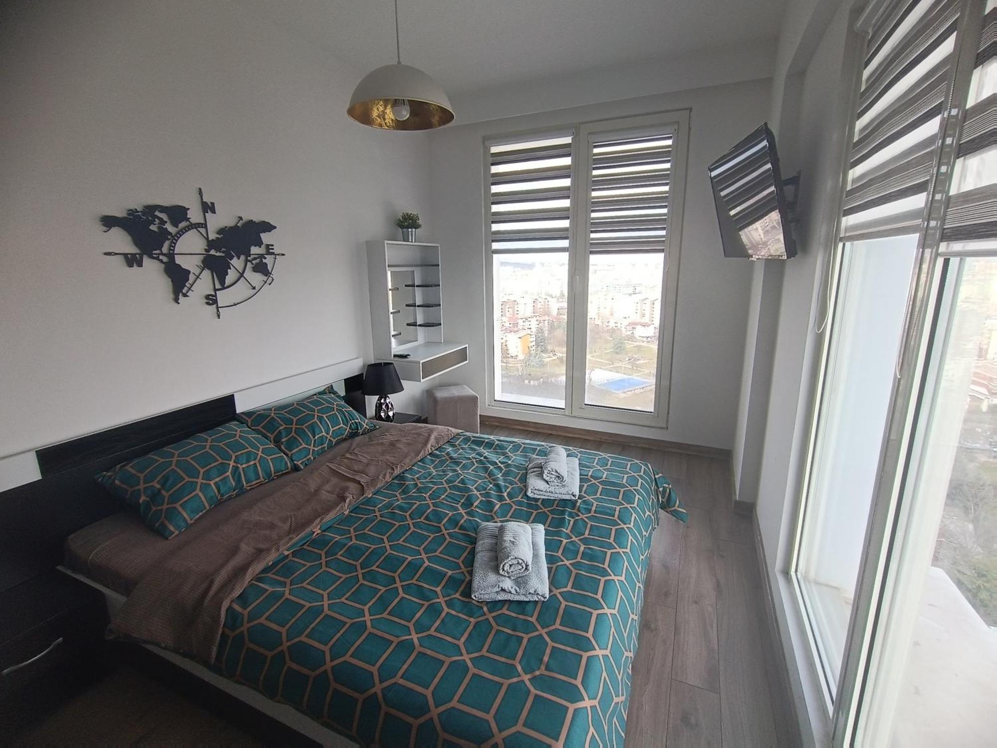 18Th & 16H Floor Secure Luxury Condos With Pool & Fitness Included In Price Skopje Bagian luar foto
