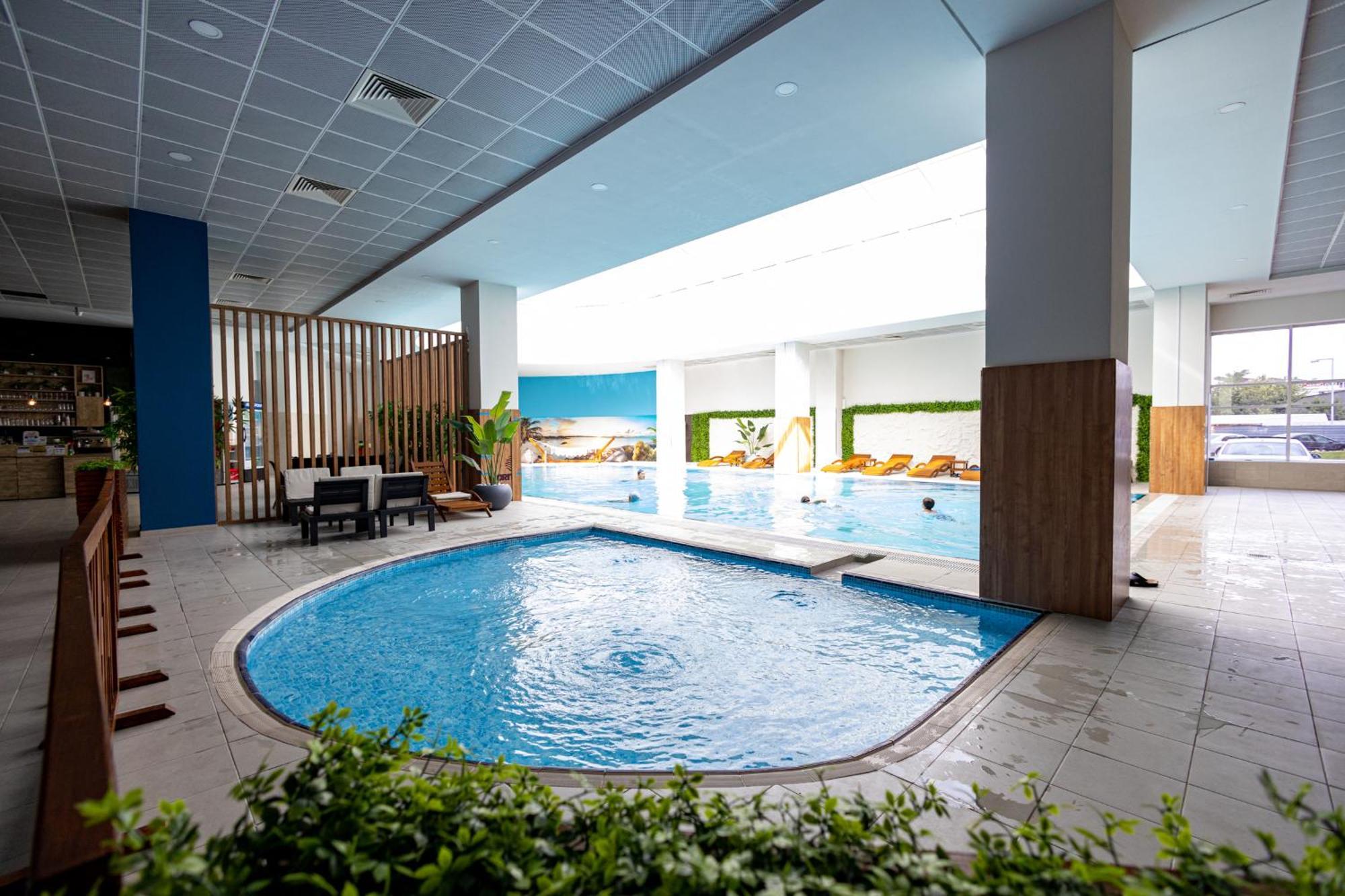 18Th & 16H Floor Secure Luxury Condos With Pool & Fitness Included In Price Skopje Bagian luar foto