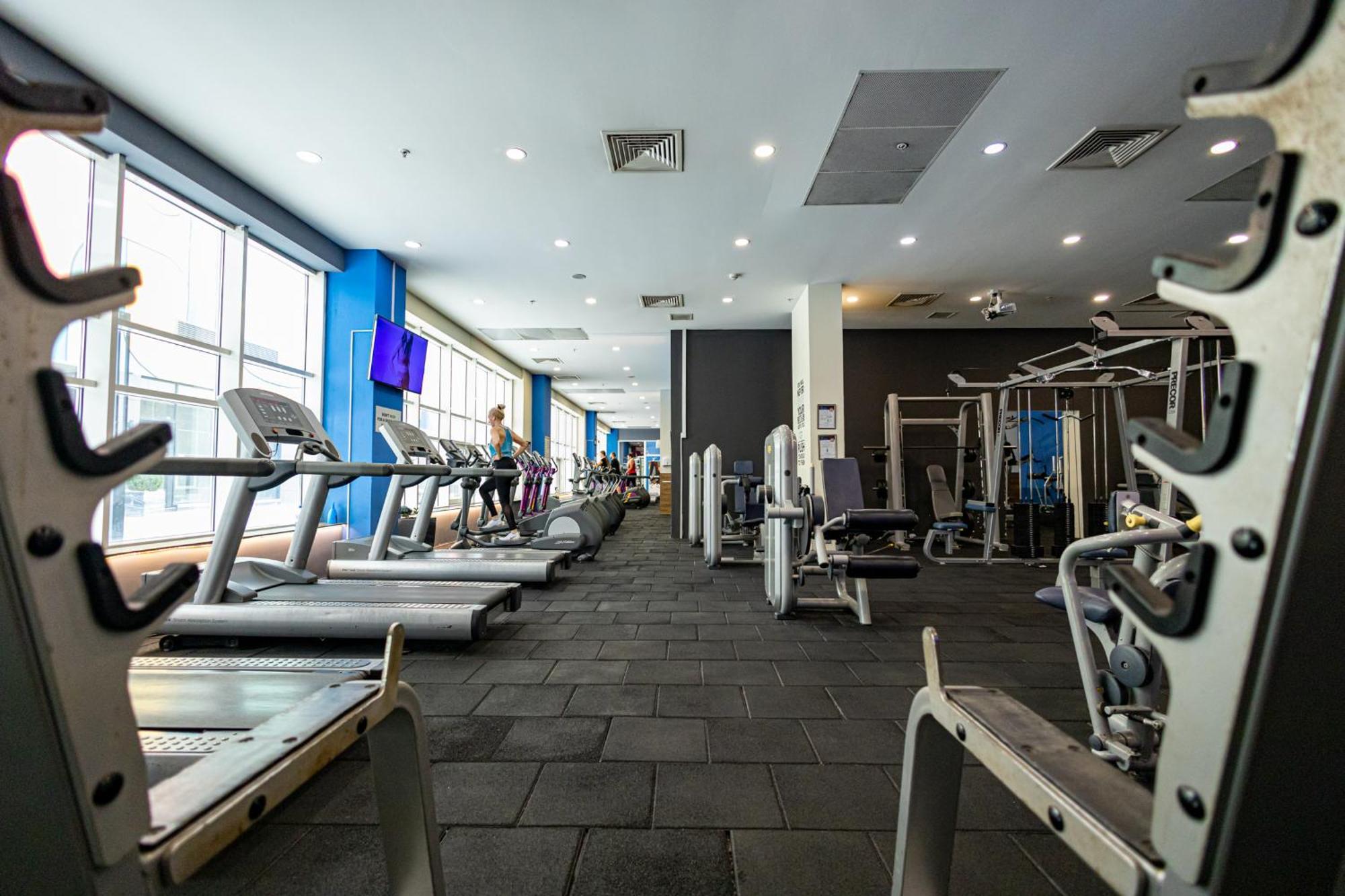 18Th & 16H Floor Secure Luxury Condos With Pool & Fitness Included In Price Skopje Bagian luar foto