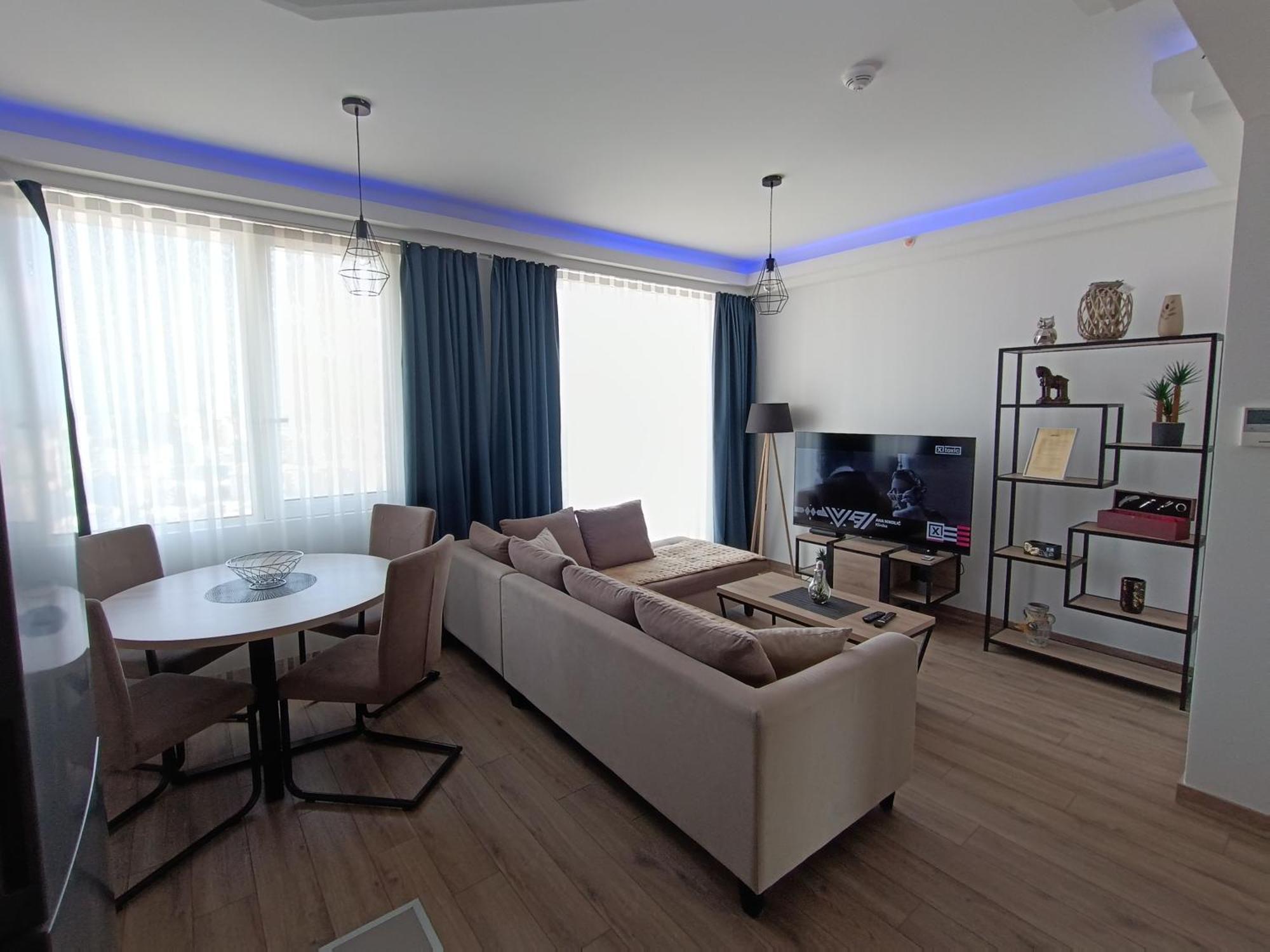 18Th & 16H Floor Secure Luxury Condos With Pool & Fitness Included In Price Skopje Bagian luar foto