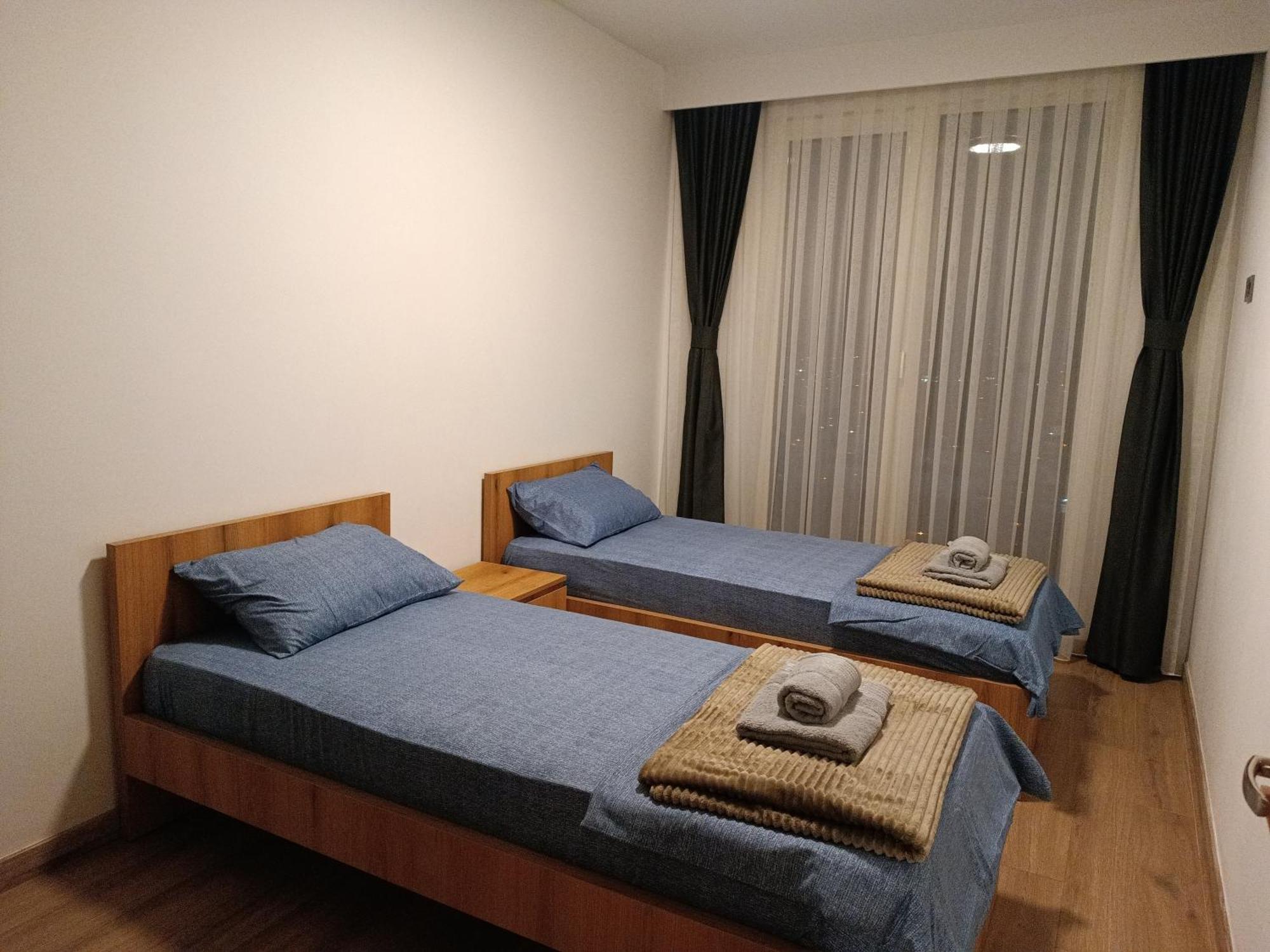 18Th & 16H Floor Secure Luxury Condos With Pool & Fitness Included In Price Skopje Bagian luar foto