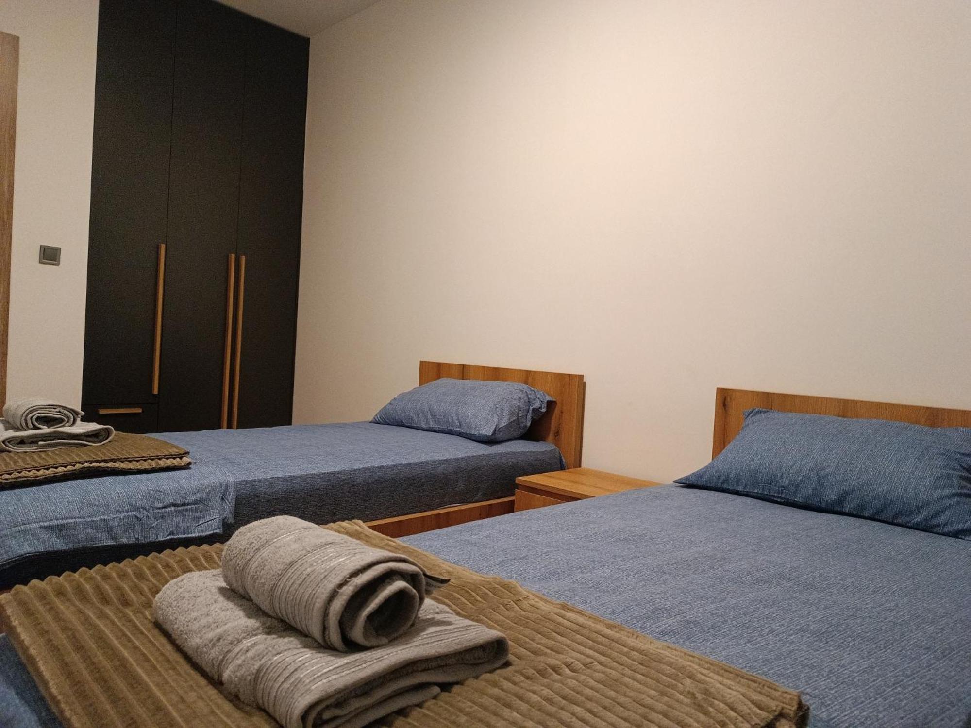 18Th & 16H Floor Secure Luxury Condos With Pool & Fitness Included In Price Skopje Bagian luar foto