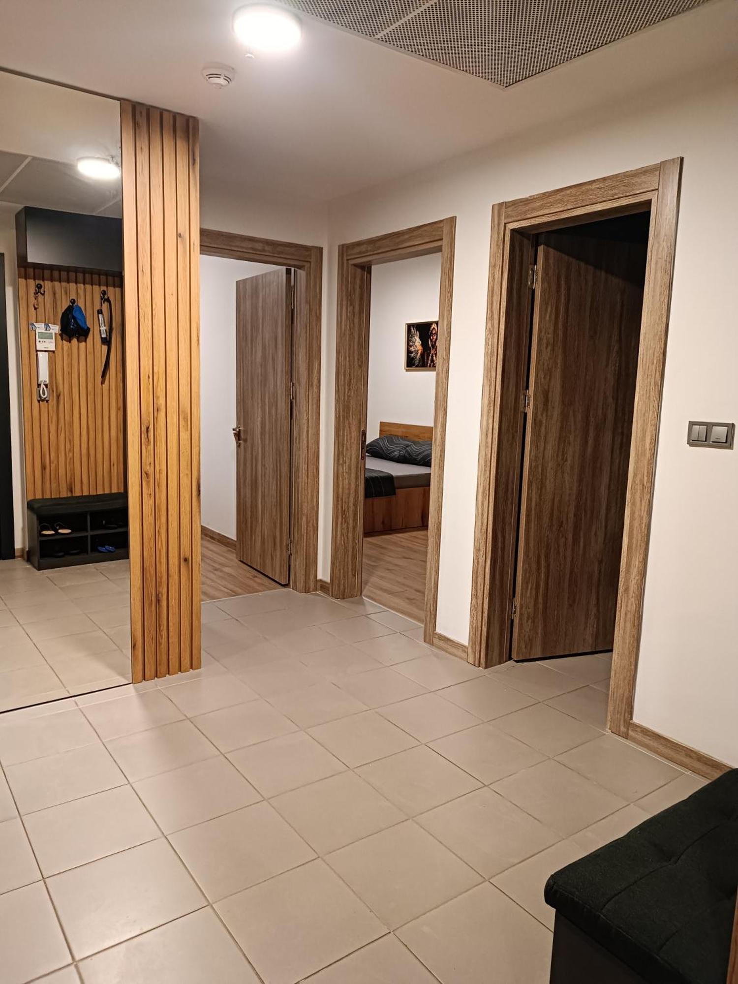 18Th & 16H Floor Secure Luxury Condos With Pool & Fitness Included In Price Skopje Bagian luar foto