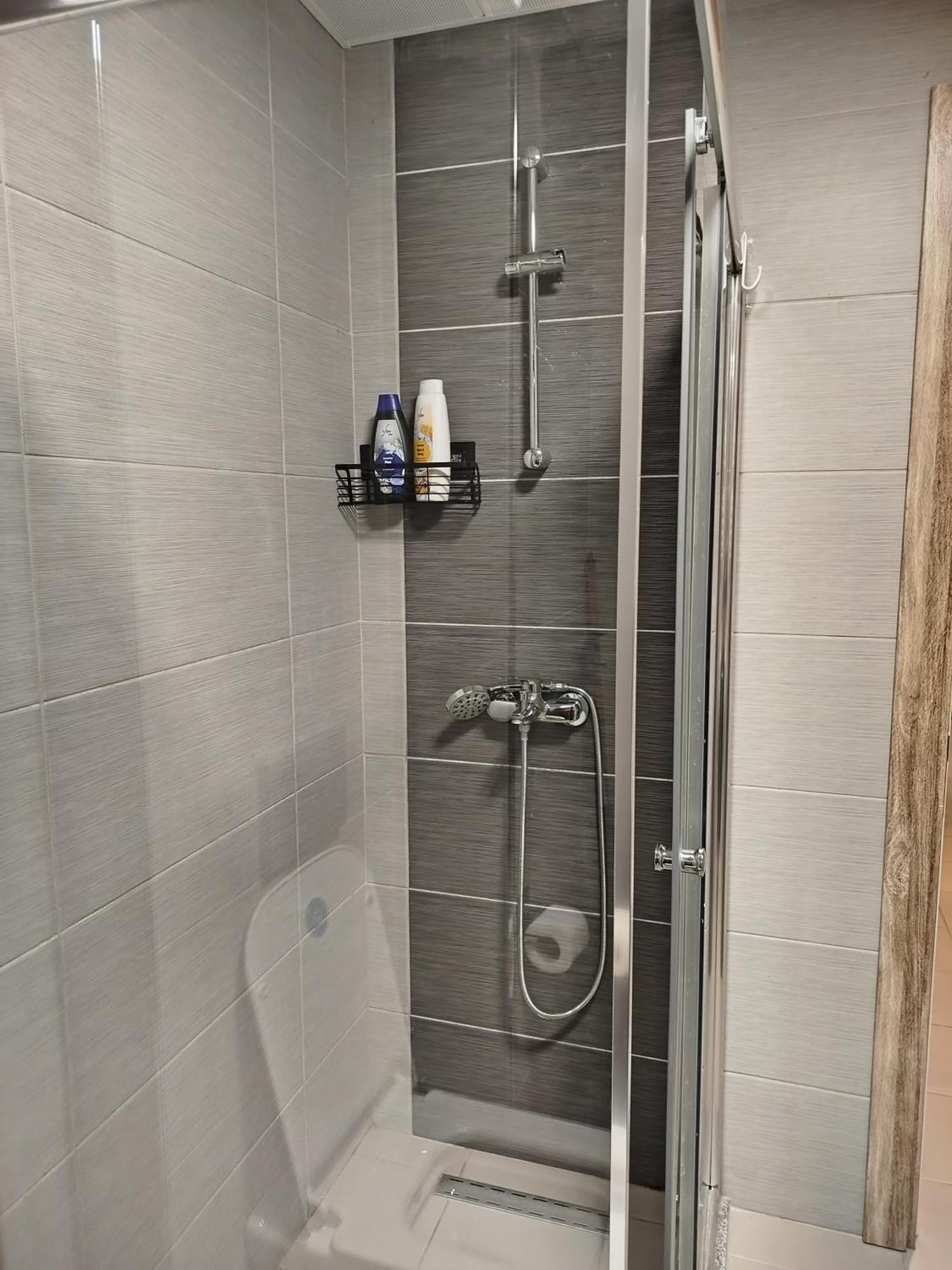 18Th & 16H Floor Secure Luxury Condos With Pool & Fitness Included In Price Skopje Bagian luar foto
