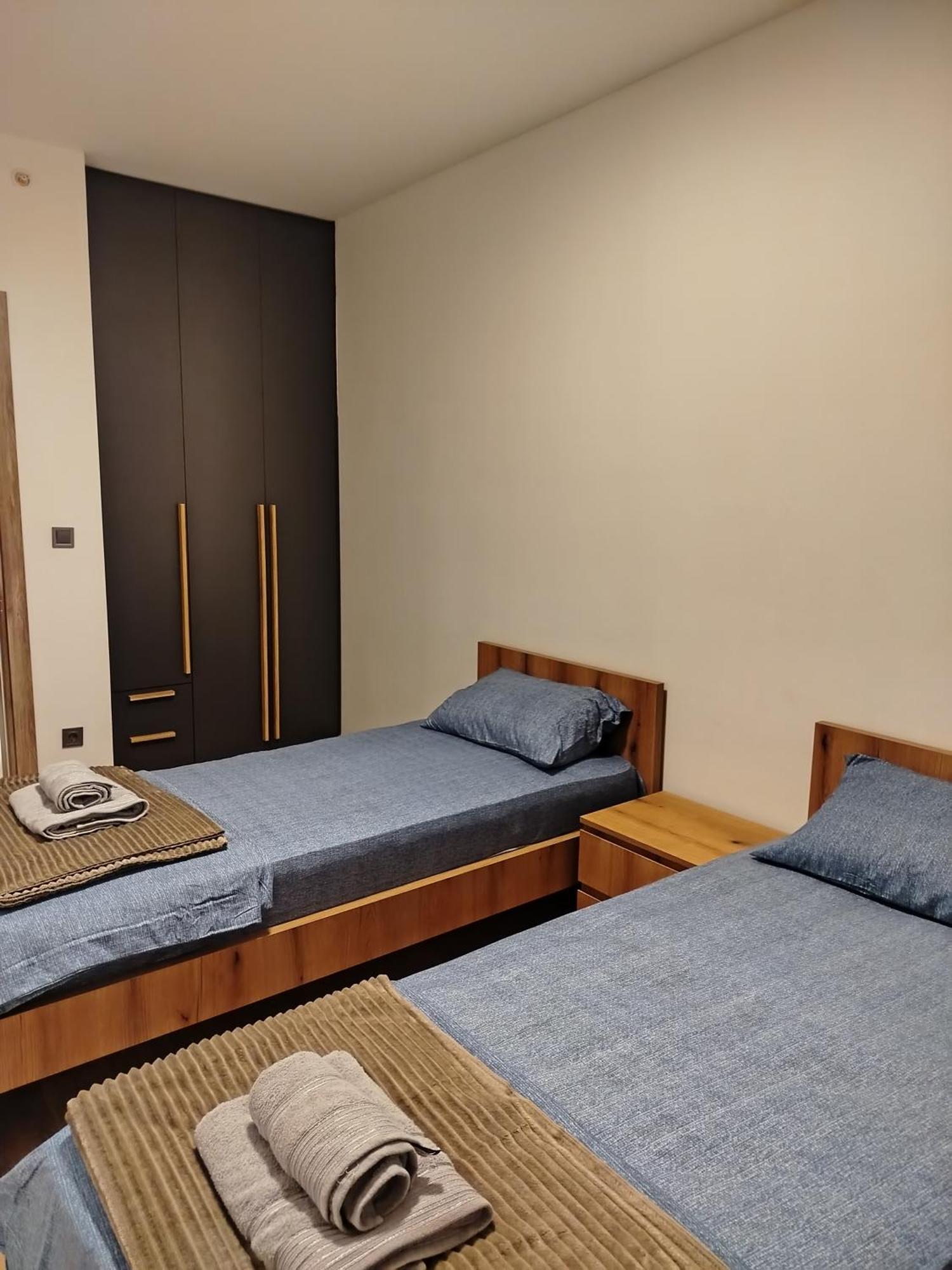 18Th & 16H Floor Secure Luxury Condos With Pool & Fitness Included In Price Skopje Bagian luar foto