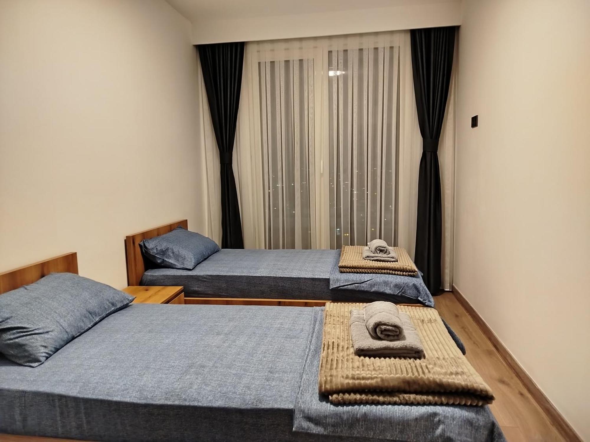18Th & 16H Floor Secure Luxury Condos With Pool & Fitness Included In Price Skopje Bagian luar foto