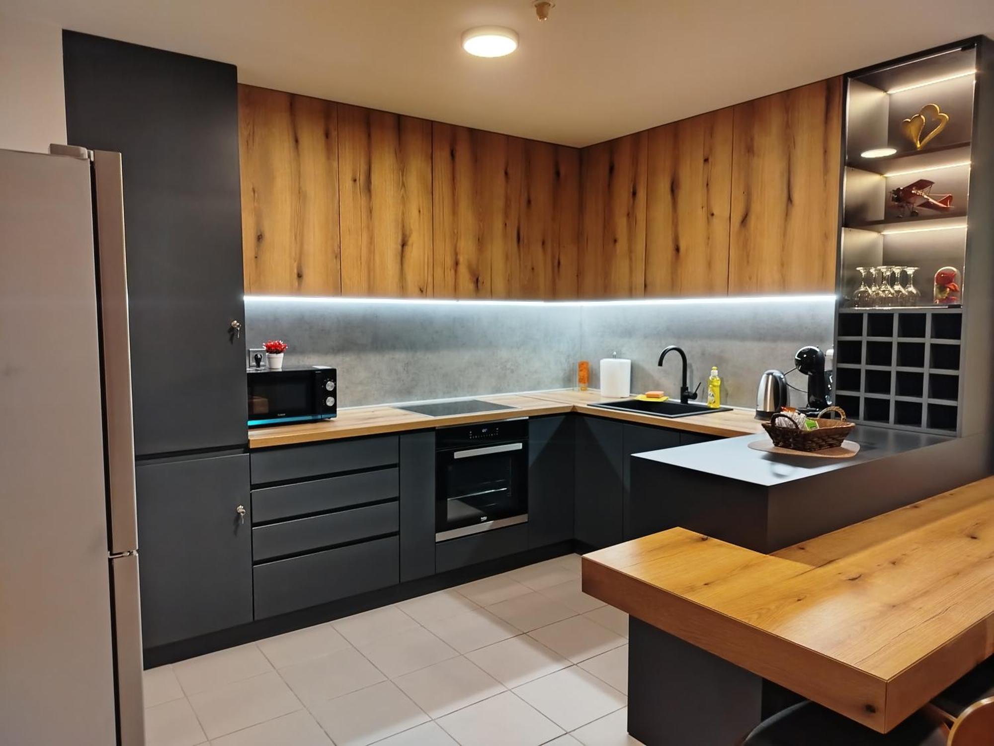 18Th & 16H Floor Secure Luxury Condos With Pool & Fitness Included In Price Skopje Bagian luar foto