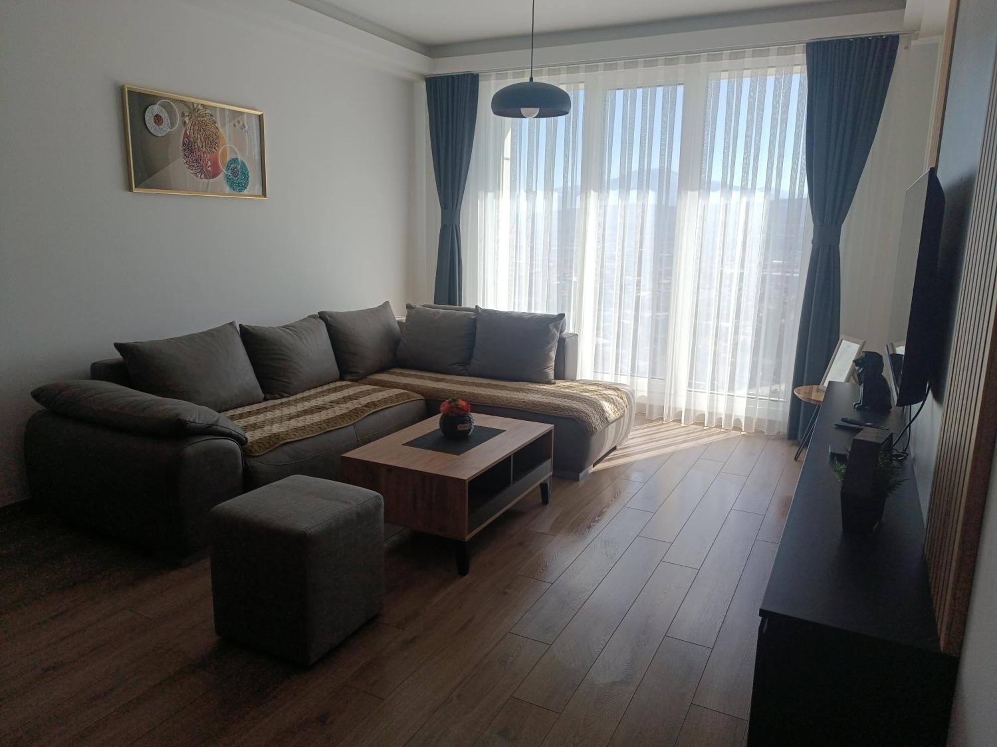 18Th & 16H Floor Secure Luxury Condos With Pool & Fitness Included In Price Skopje Bagian luar foto